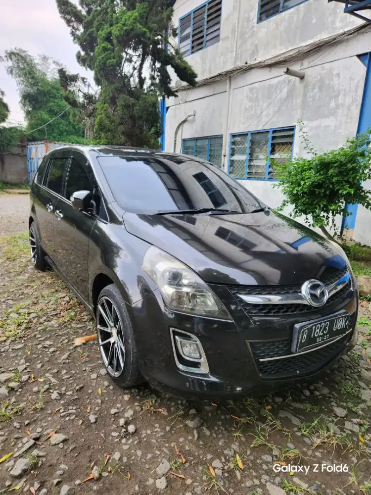 Mazda 8 2012 istimewah