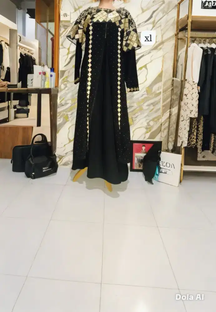 Judul: Gamis Mewah Hitam-Emas dengan Motif Kotak dan Aksen  Ukuran XL
