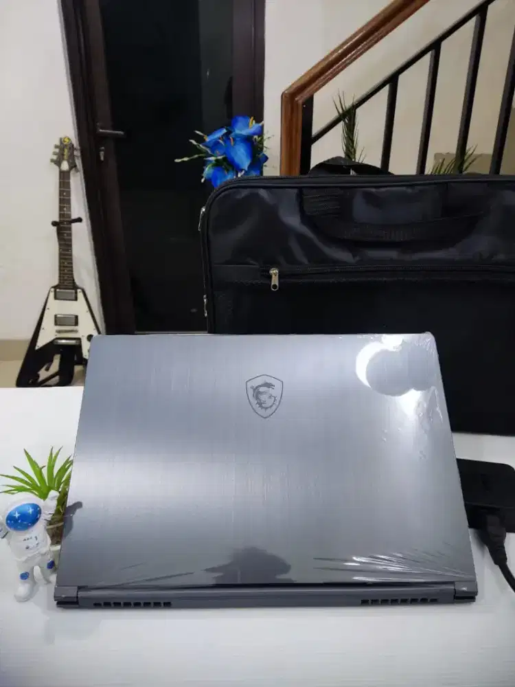MSI Modern 14 E14B3IMS MULUS LIKE NEW 
 [SSD 512Gb]