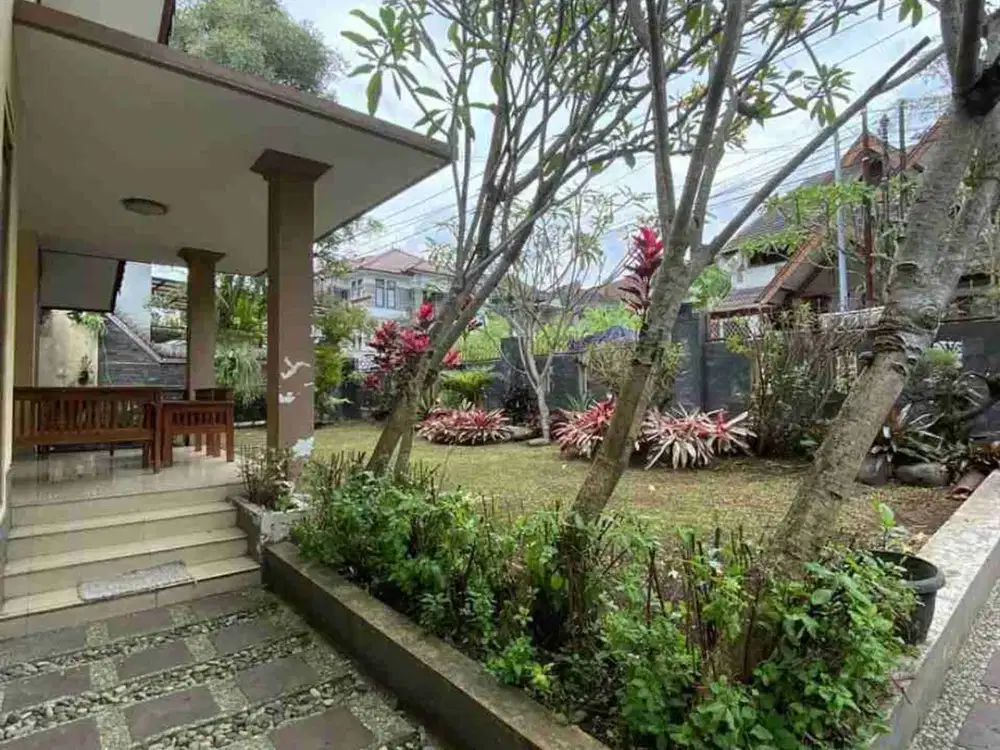 Rumah Terawat di Cigadung Selatan Bandung