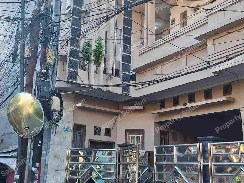 CUAN!! RUMAH KOST 15 KAMAR PLUS RUMAH TINGGAL DI MATRAMAN