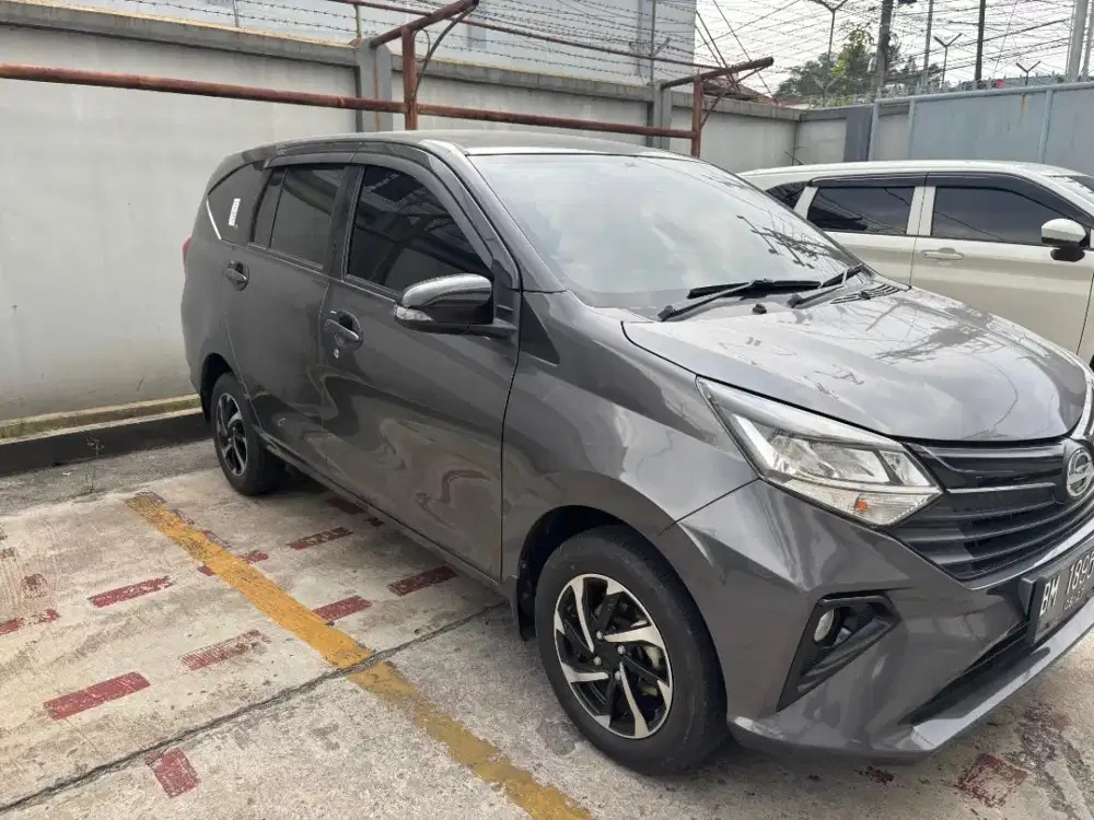 Daihatsu Sigra 1.2 R Manual 2022 grey stone