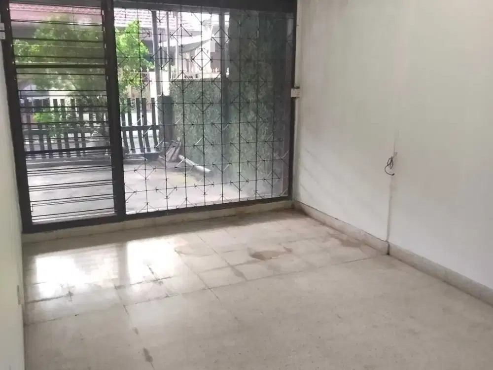 RUMAH DISEBRANG ISTANA PRESIDEN BOGOR KOTA