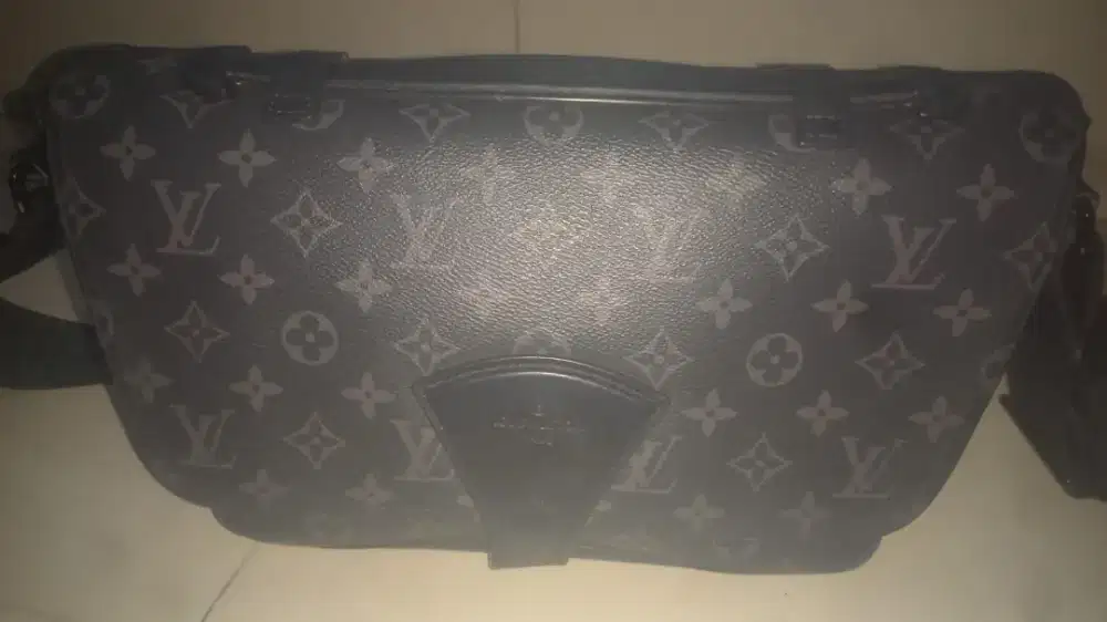 Tas selempang lv (louis vuitton)