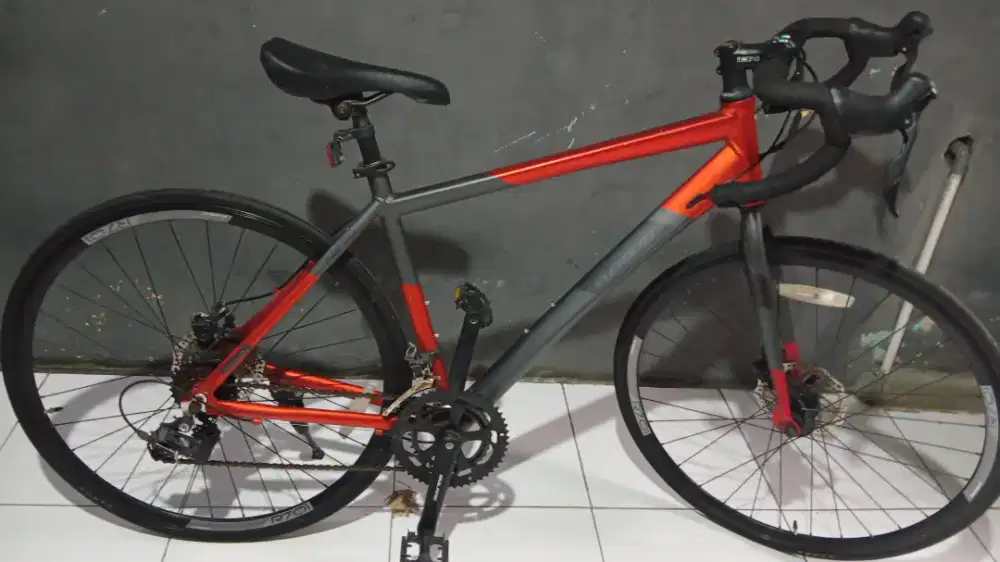 sepeda di rad semua nya