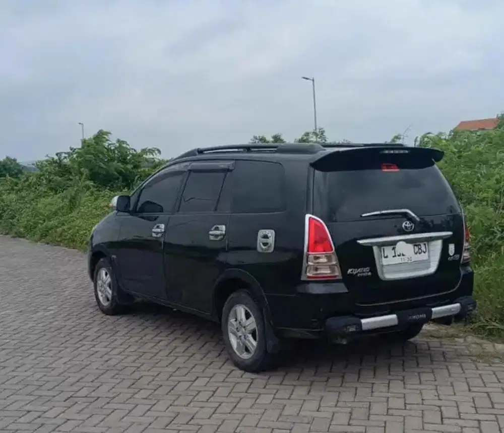 Toyota Kijang Innova 2005 Bensin