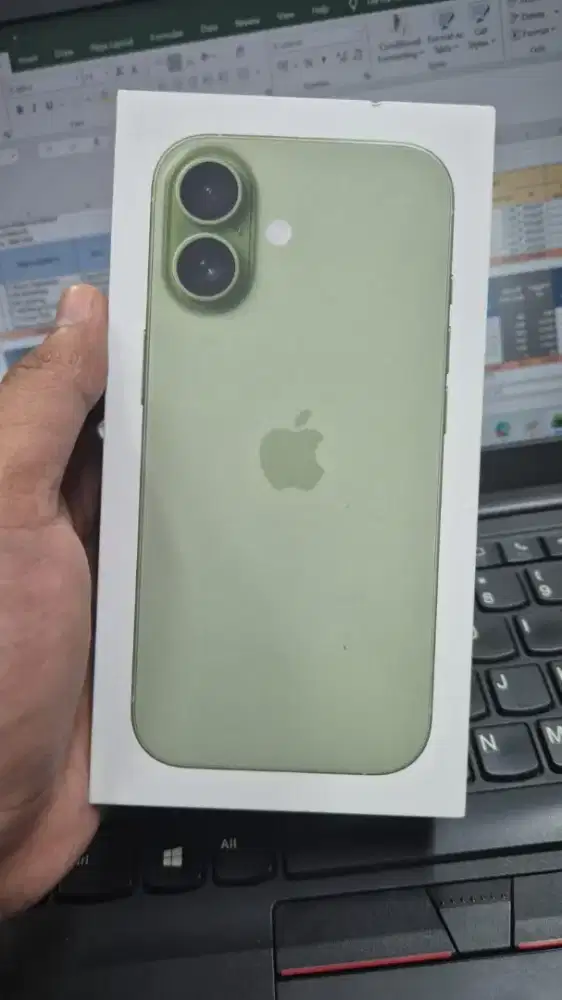 Dijual Iphone 17/256GB warna sage garansi IBOX