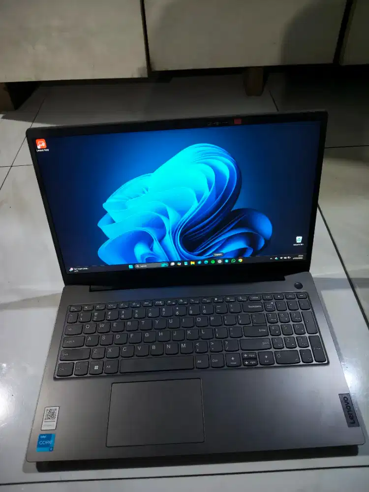 LAPTOP LENOVO V15 G3 INTEL I3 1215U 8GB / 512GB FHD IPS WINDOWS 11
