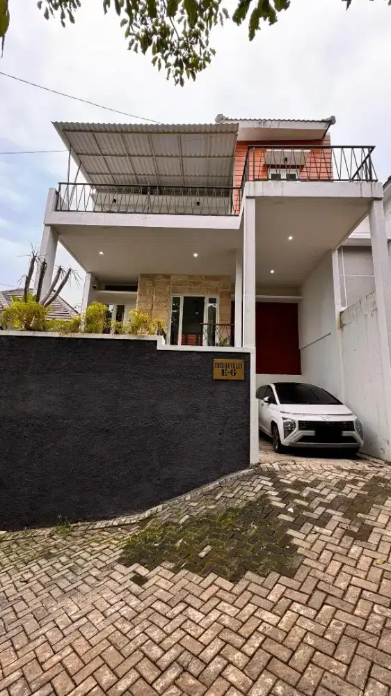 Dijual Villa Emerald Batu Full Furnish Private Pool SHM