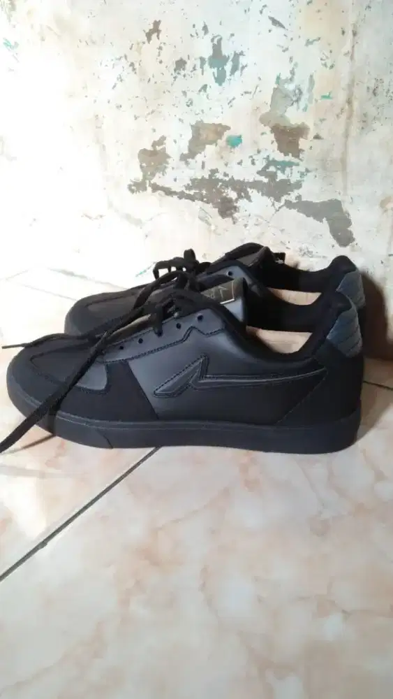 SEPATU NEW ANDO SIZE 40 ft 41