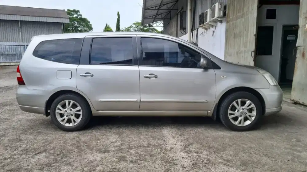 Grand livina 2011 ,Mobil keluarga