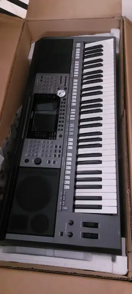 Keyboard Yamaha psr s970 (LIKE NEW)