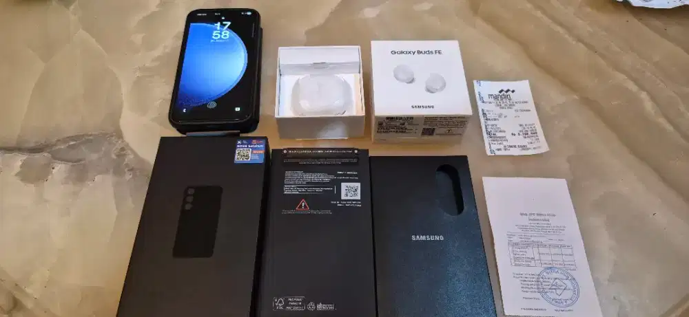 Samsung Galaxy S21 FE 8/256 handphone hp free buds headset