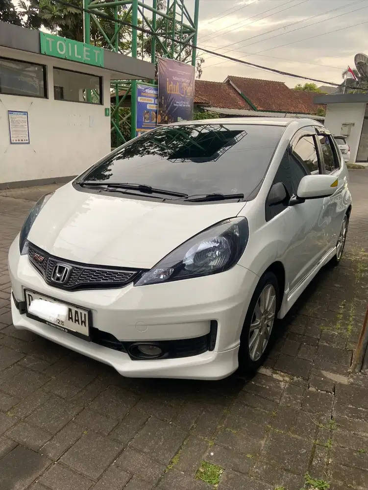 Honda jazz rs ge8 tahun 2013 matic