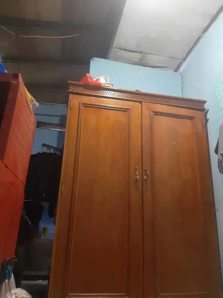 lemari jati masih bagus