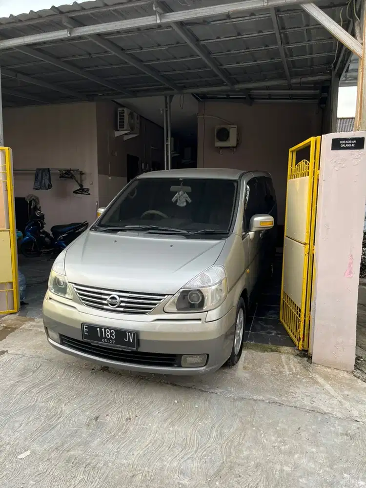 Nissan Serena 2004 Bensin