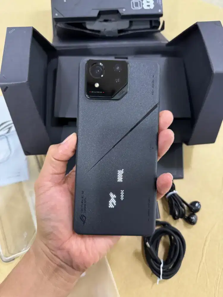 Asus Rog Phone 8 Pro 24GB RAM 1TB Internal Fullset Mulus Garansi Resmi