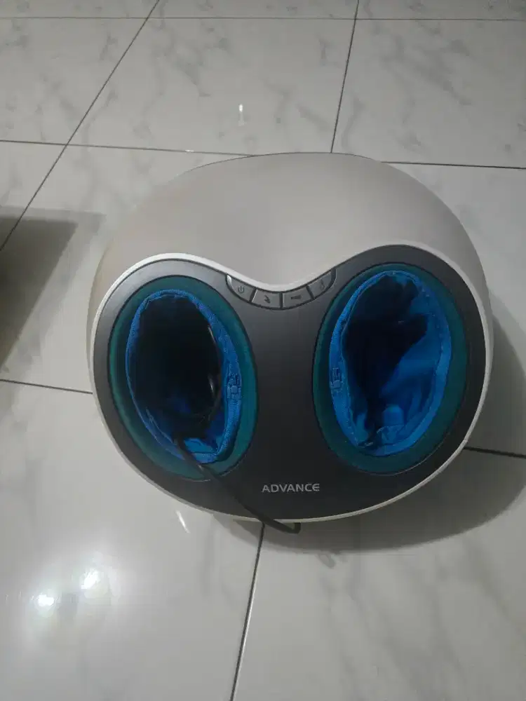 Alat pijit kaki merk advance