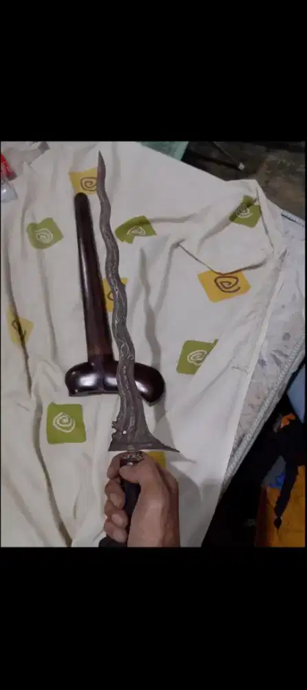Keris luk 11pusaka asli