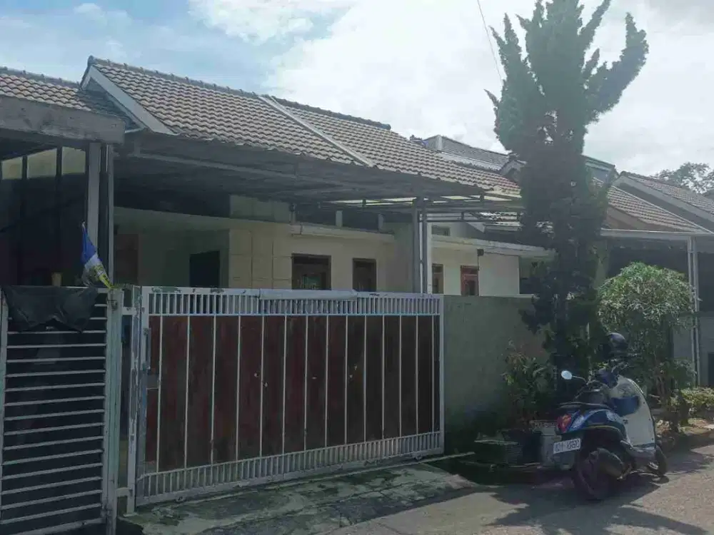 dijual cepat Rumah siap huni dekat Sumarecon dan al jabar di bumi Adipura