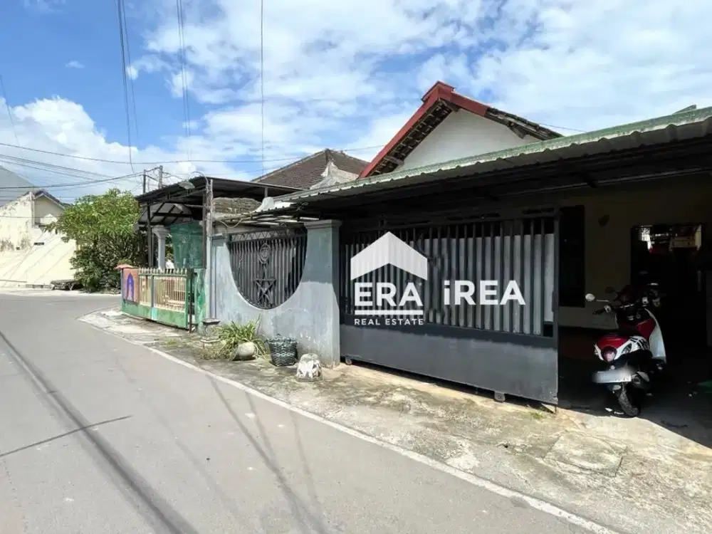 RUMAH DIJUAL DI SOLO DEKAT DE  TJOLOMADOE