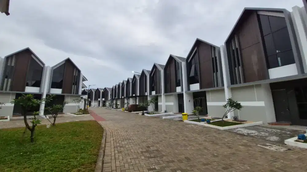 Rumah 2 lantai siap huni, Tanpa DP Fasilitas Cluster Ada Kolam Renang