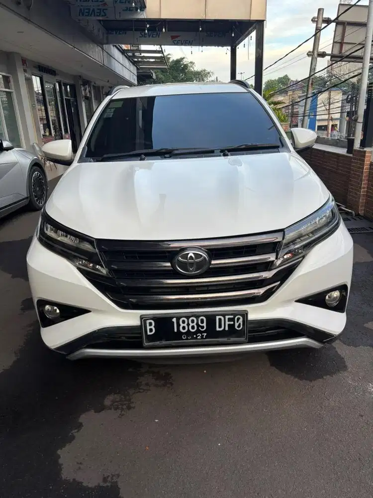 Toyota Rush th 2022 type 1,5 G, AT putih dari baru