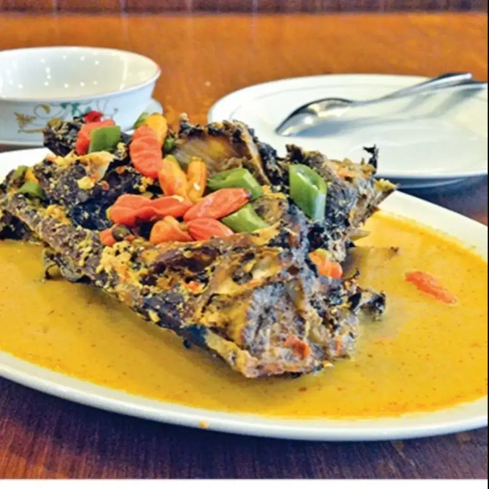 KARYAWAN RUMAH MAKAN