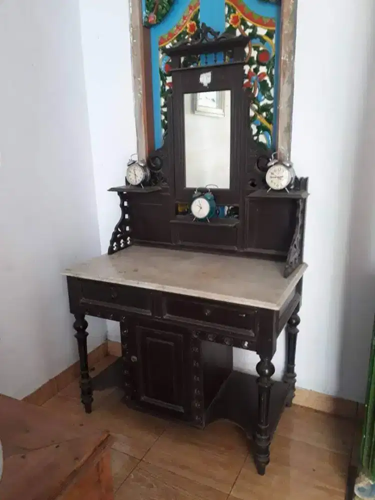 Meja rias kayu jati marmer