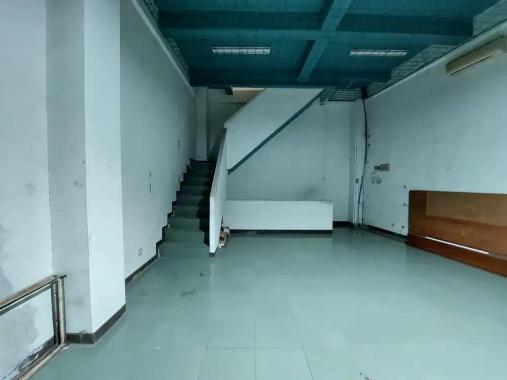 Ruko Jalan Pecinan Lama Pusat Bisnis dan Pertokoan