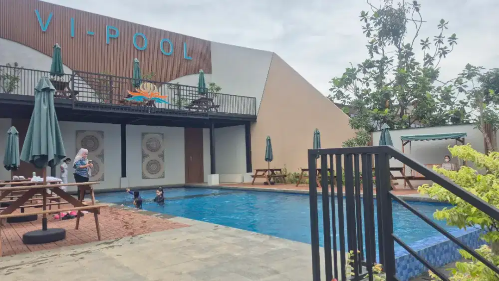 Rumah 2 lantai siap huni, Tanpa DP Fasilitas Cluster Ada Kolam Renang