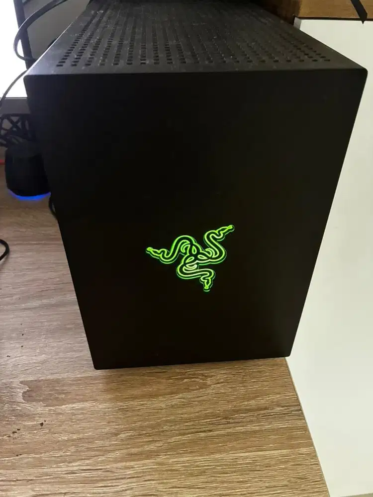 Razer Tomahawk Gaming Desktop i9 9980HK SSD 128GB RAM 64GB