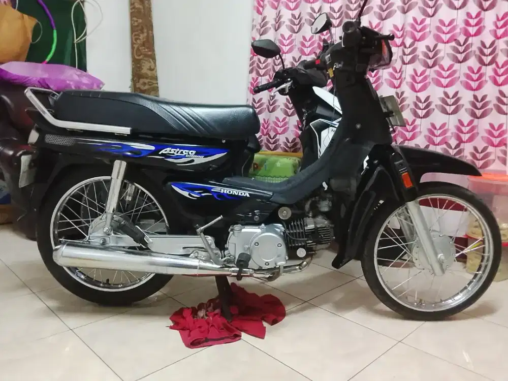 Honda Astrea Legenda gres 2003