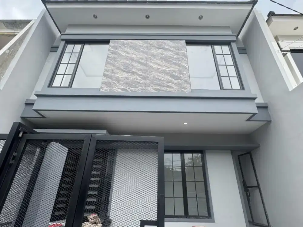 Rumah Baru Gress Klampis Semolo Row Jalan 2,5 Mobil