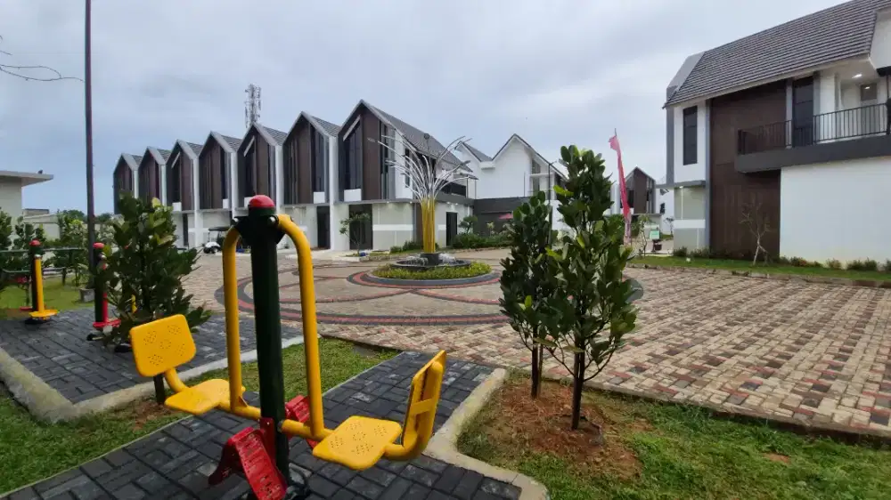 Rumah 2 lantai siap huni, Tanpa DP Fasilitas Cluster Ada Kolam Renang