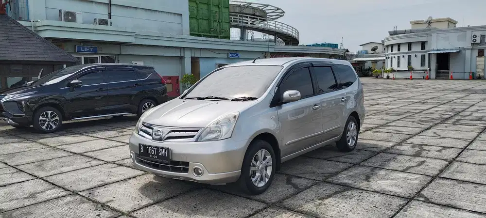 Nissan Grand livina ultimate 1.5 matic promo menarik tdp 10% 2011
