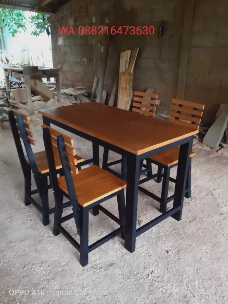 Meja kursi cafe dan makan warteg