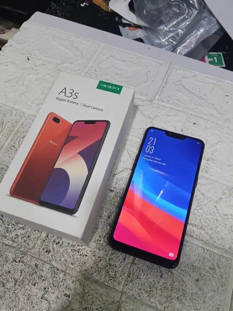 Second Handphone Oppo A3s ram 2/16 hp box minus lcd shadow