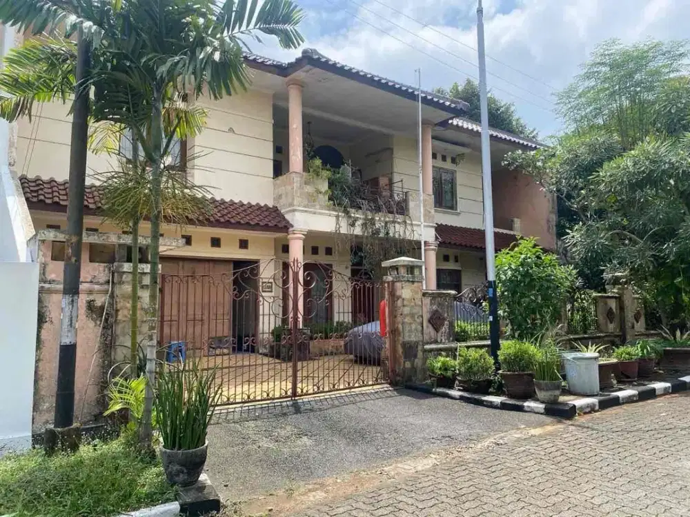 RUMAH MEWAH HADAP TAMAN BESAR ±2.500 m² TANGSEL