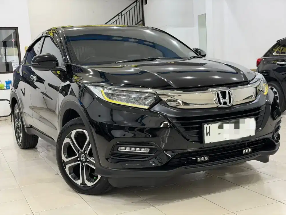 Honda HR-V E Plus 2018 Matic Hitam Siap Pakai
