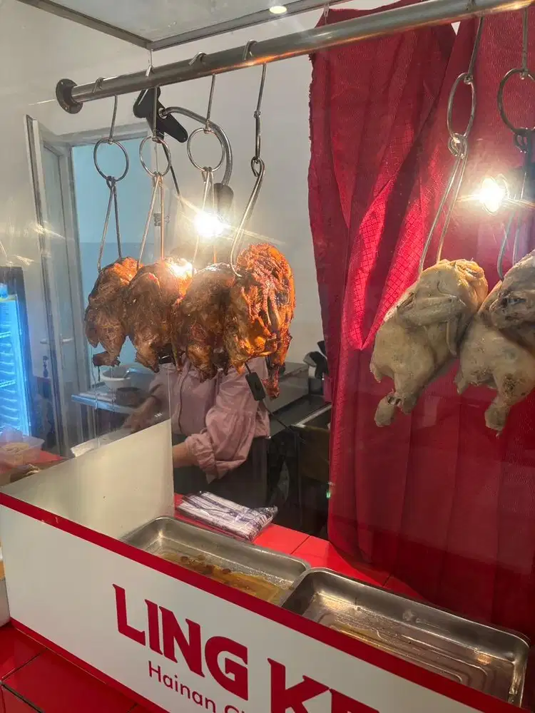 TUKANG MASAK / PELAYAN / PRAMUSAJI / KOKI (WANITA)