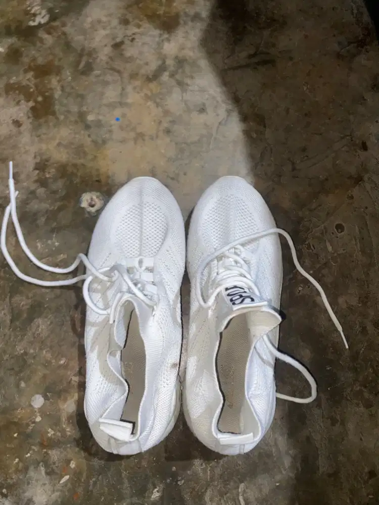 merek sport,seperti rajut,pemakaian 4 bulanan