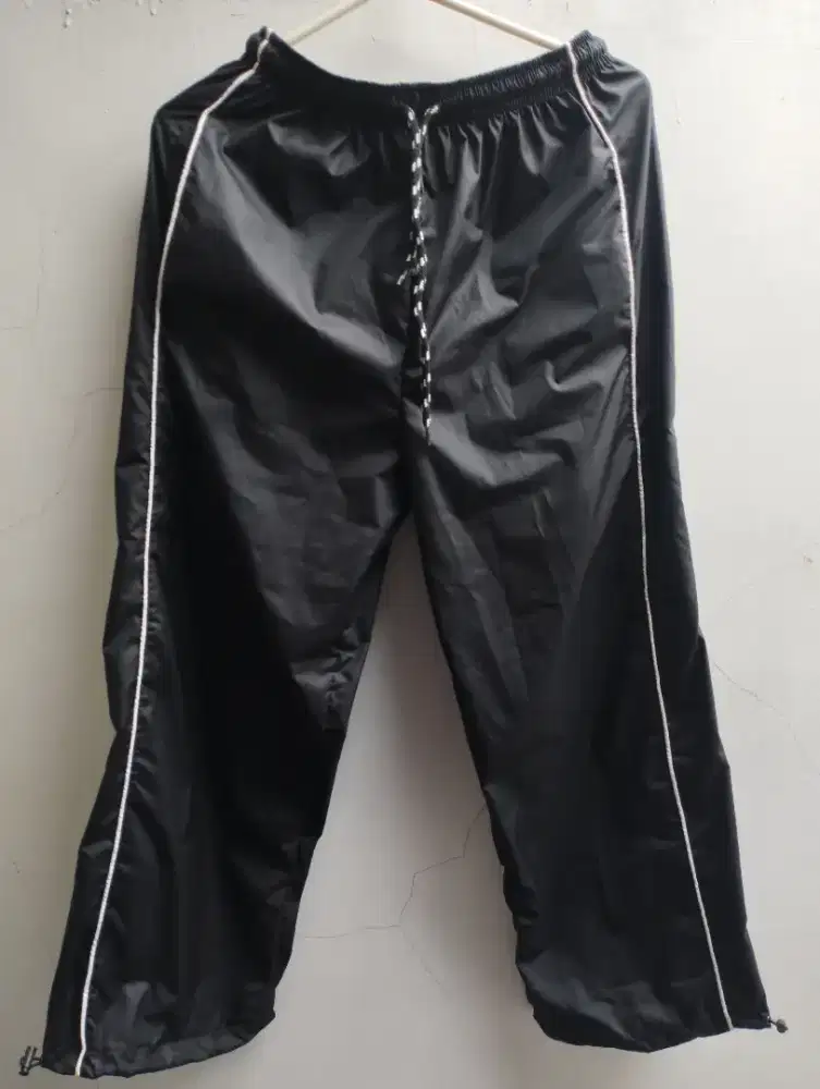 Celana training baggy stripe