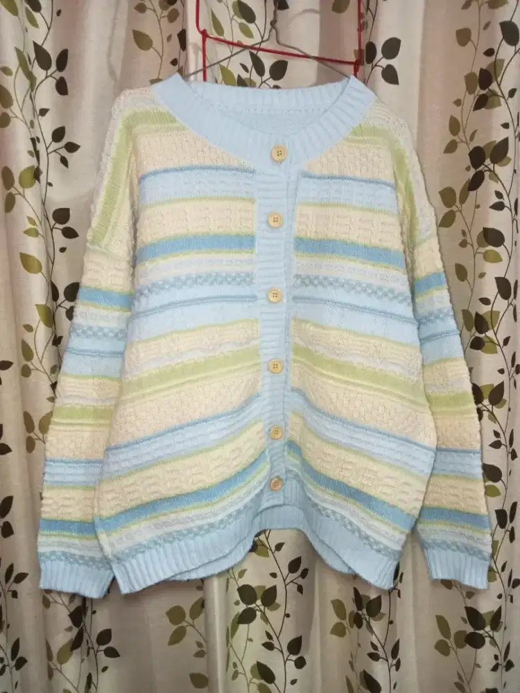 Cardigan pastel aesthetics