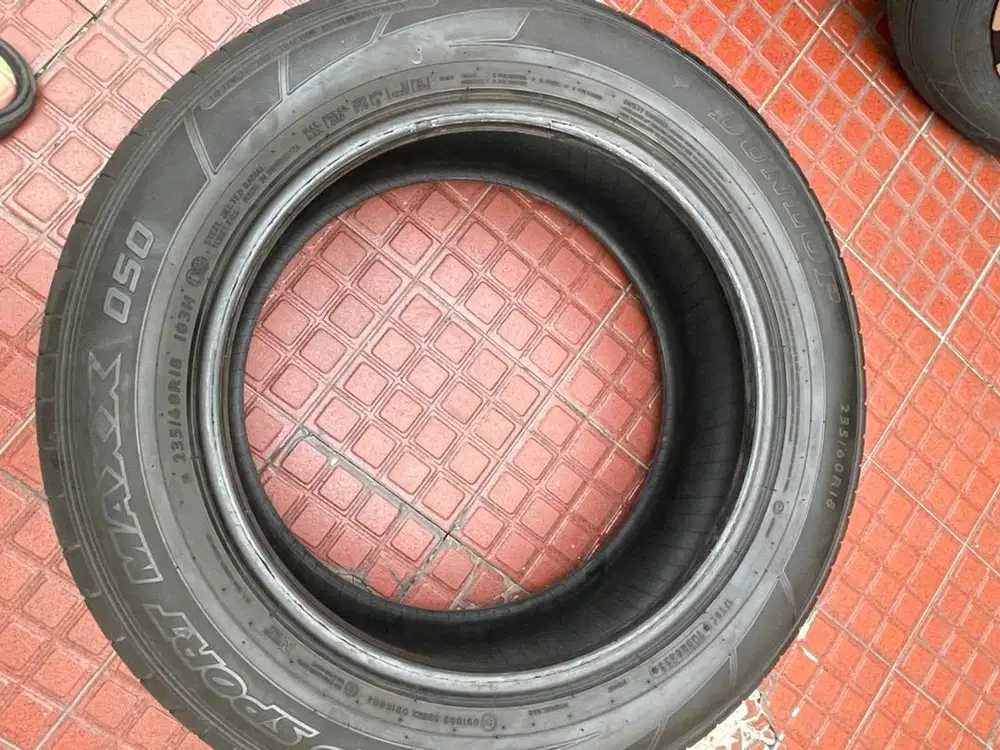 Ban dunlop 235/60 R18 sportmax crv turbo