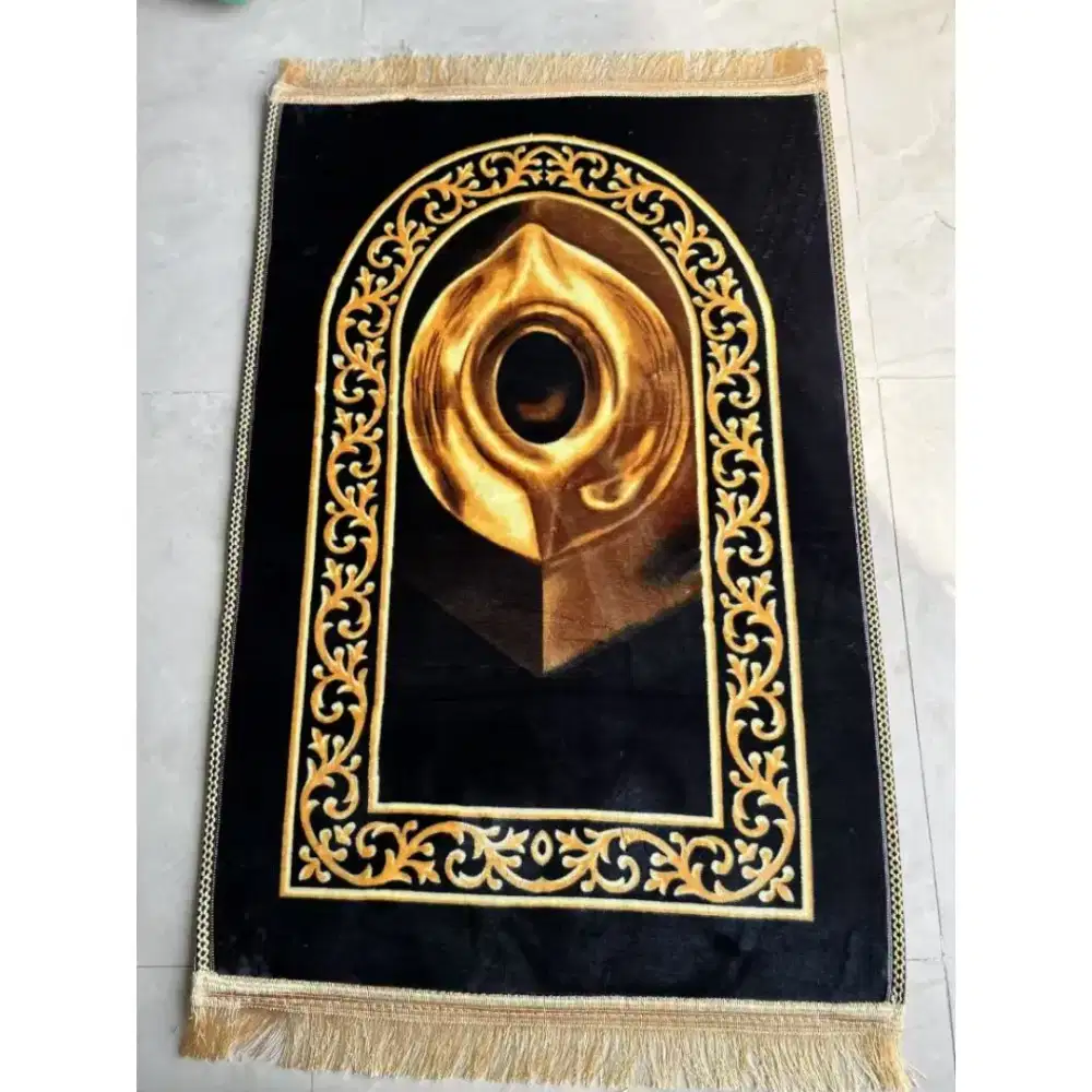 Sajadah tebal dan empuk