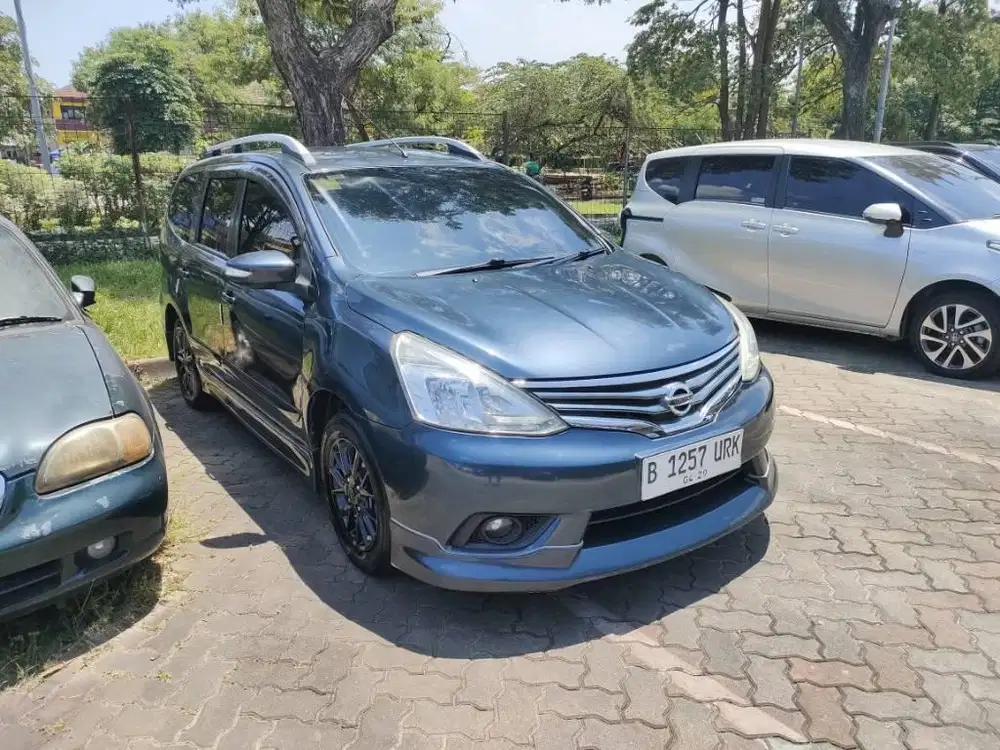 Nissan Grand livina 1.5 hws 2014 automatic