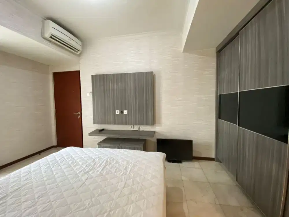 JUAL 2BR plus furnish Apt.Royal mediterania garden sebelah CP