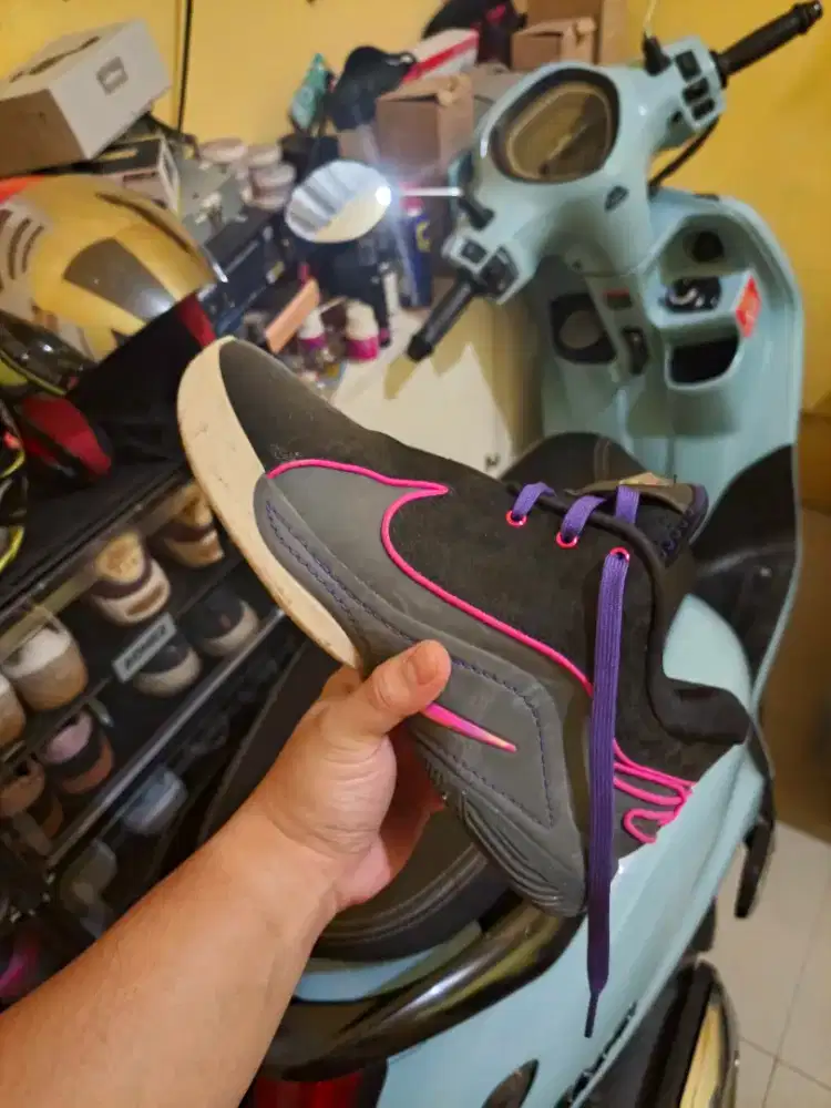 SEPATU BASKET NIKE LEBRON XXII