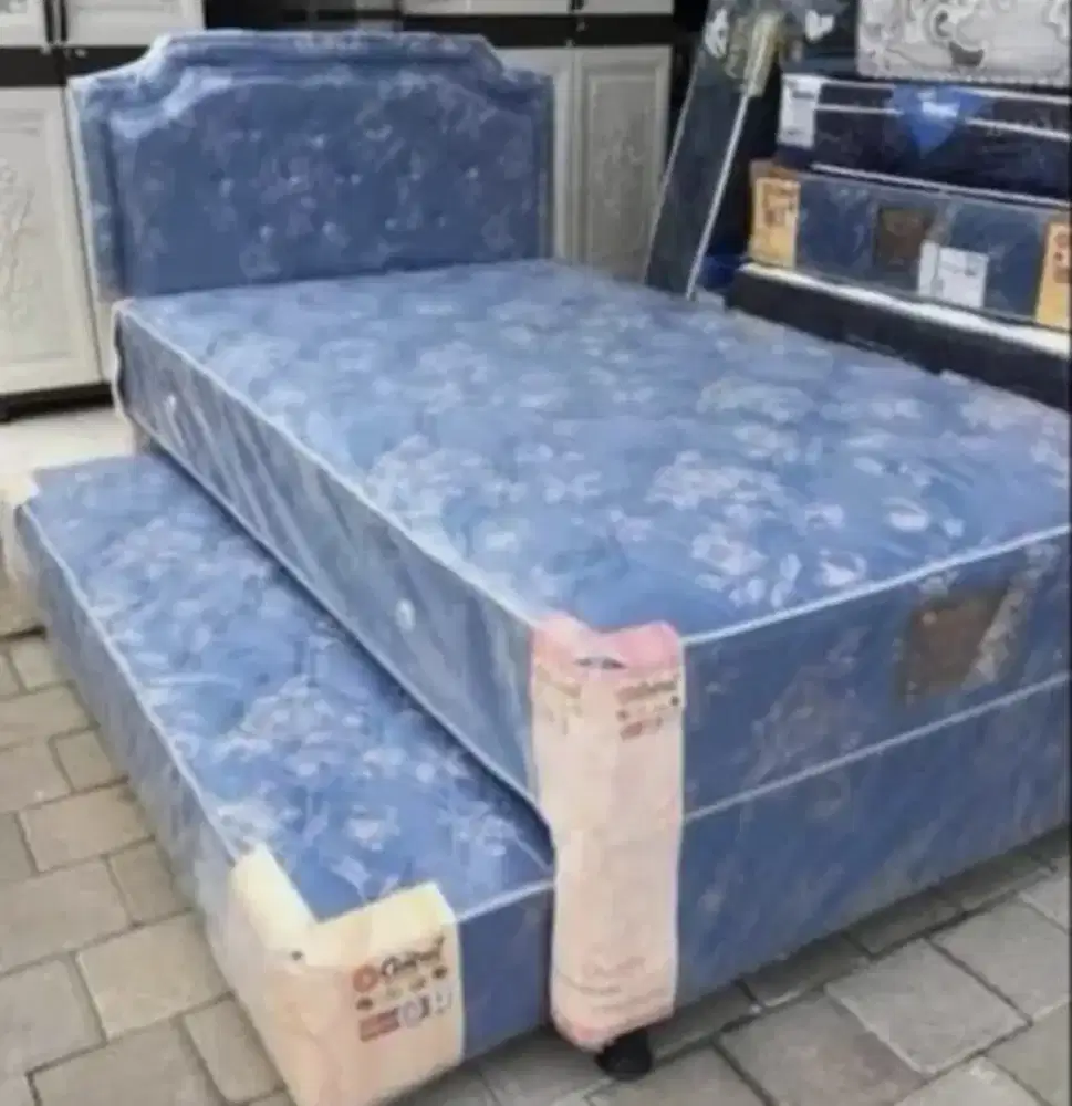 Tempat tidur single tanpa bawahnya